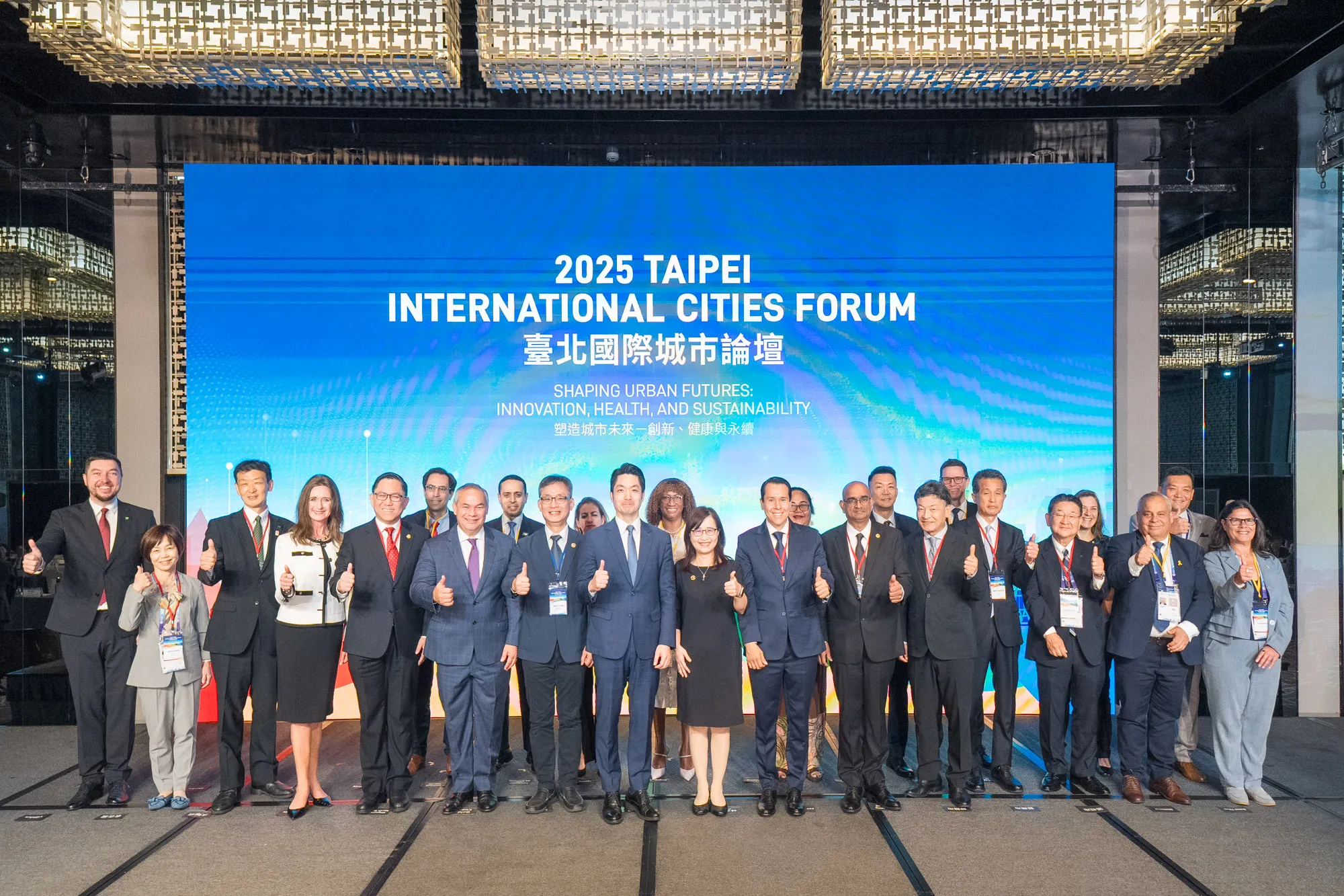 論壇實況_ (10).jpg