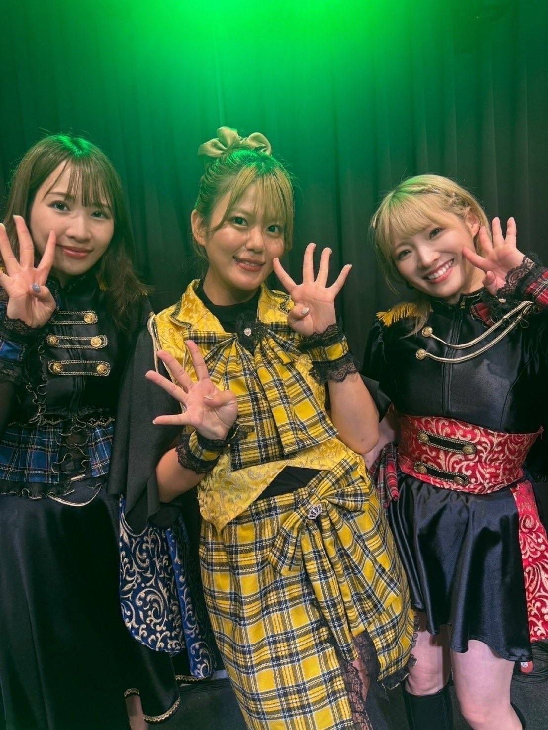 シロツメクサLIVE - 秋の隙間にシロツメ -