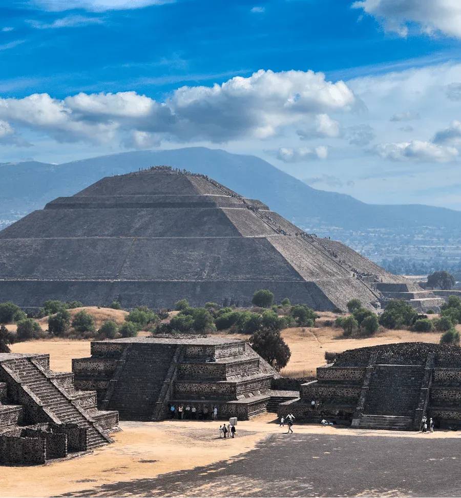 View of the Pyramid of the Sun surrounded by the ancient structures of the city of Teotihuacán