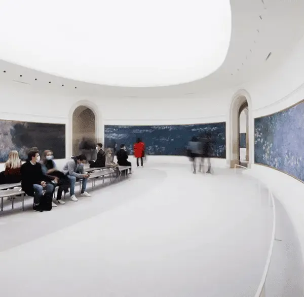 Monet Odalarında Ziyaretçiler