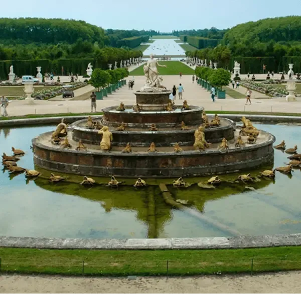 Travify Versailles Tours