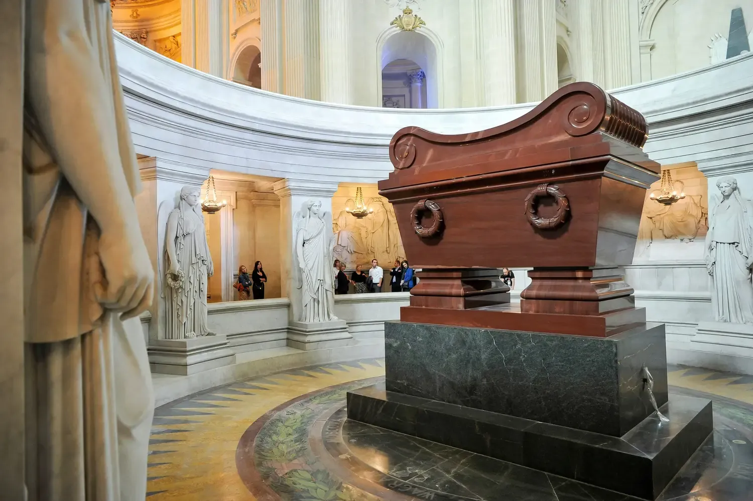 Αψίδα του Θριάμβου: Ανέβασμα στην Κορυφή