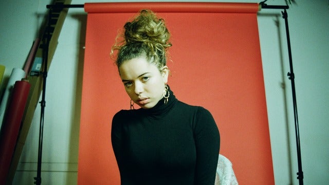 nilufer-yanya