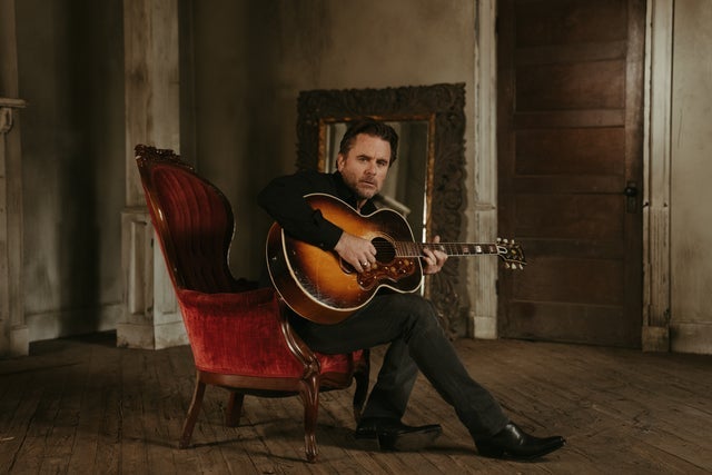 Charles Esten