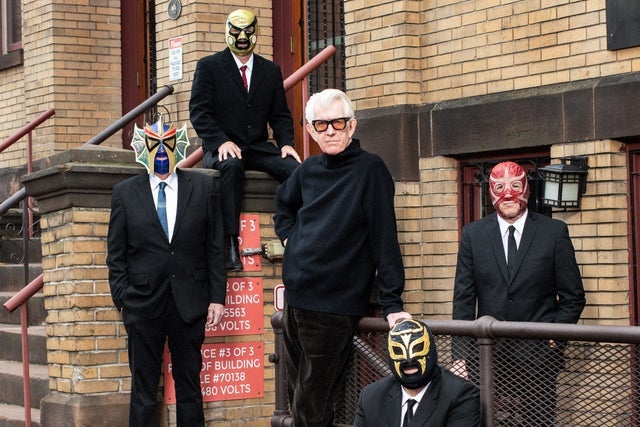 Nick Lowe & Los Straitjackets