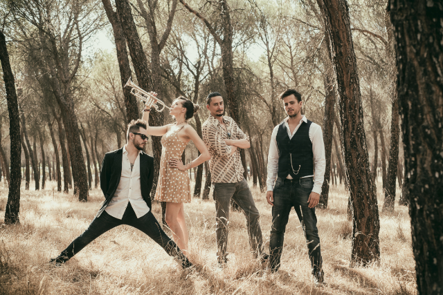 Jenny and the Mexicats, Gaby & La Buena Onda