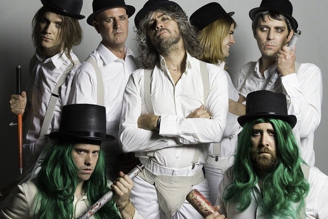 The Flaming Lips perform Yoshimi Battles the Pink Robots