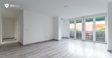 Piso de Tiko a la venta en Beatriz de Suabia, ubicado en el distrito Nervión de Sevilla