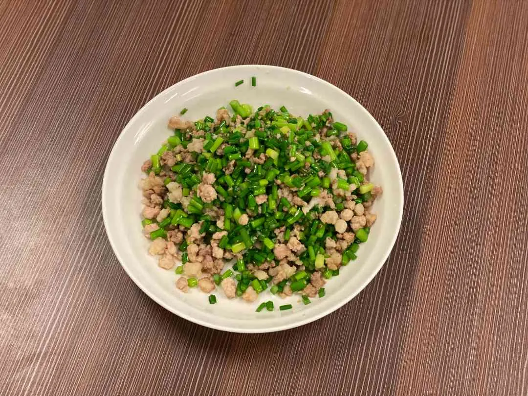 蒼蠅頭 Minced Pork with Chive Flower