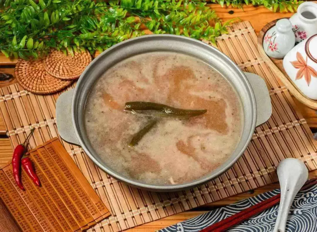 剝皮辣椒雞湯（冷凍出貨） 2