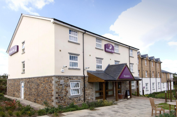 <h2><span style="color: rgb(255, 255, 255);">Escape to Liskeard</span></h2>