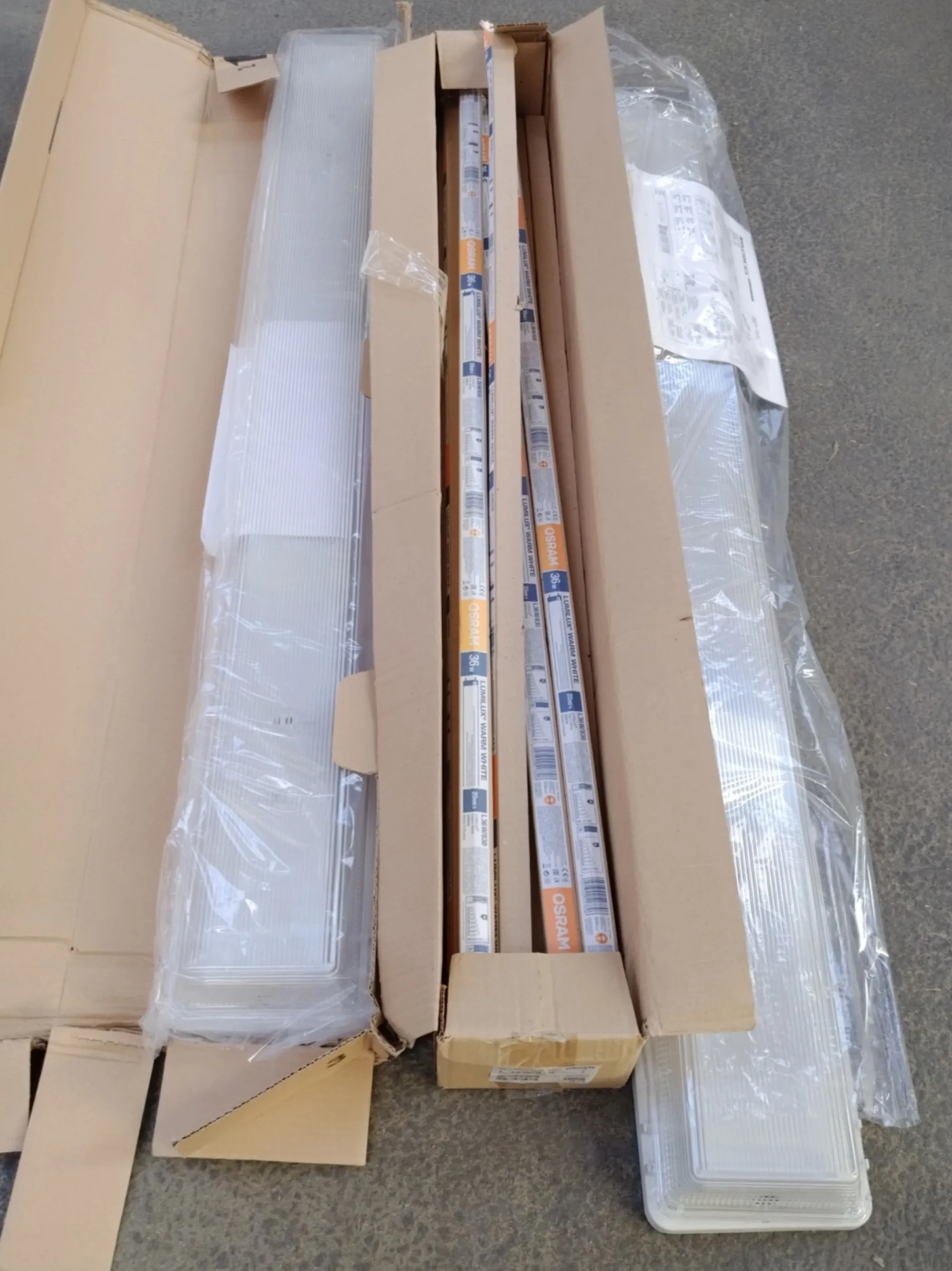 2x Appleton FLB236BKSA + 10x Osram LED