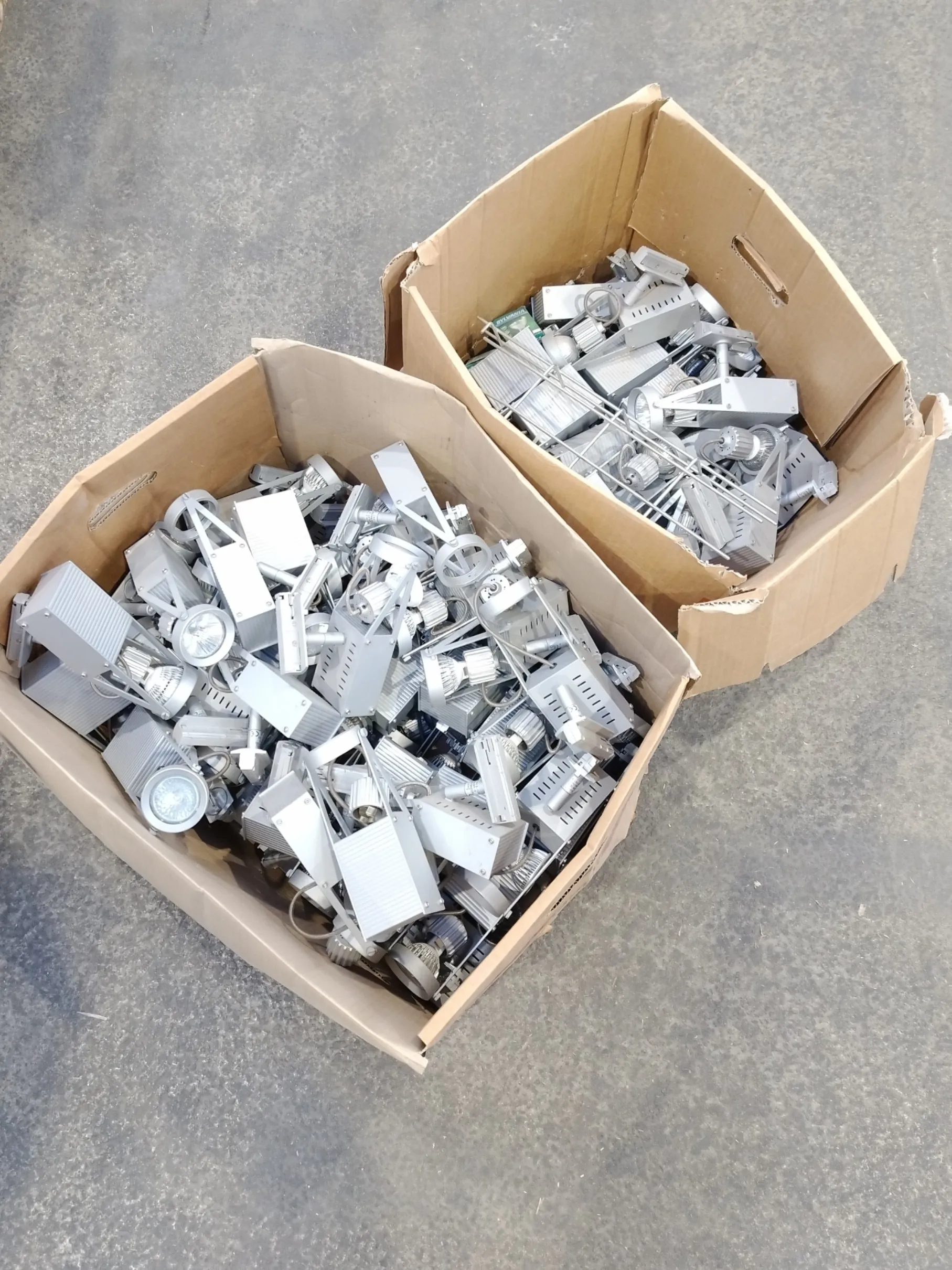 Diverse lamper med tilbehør