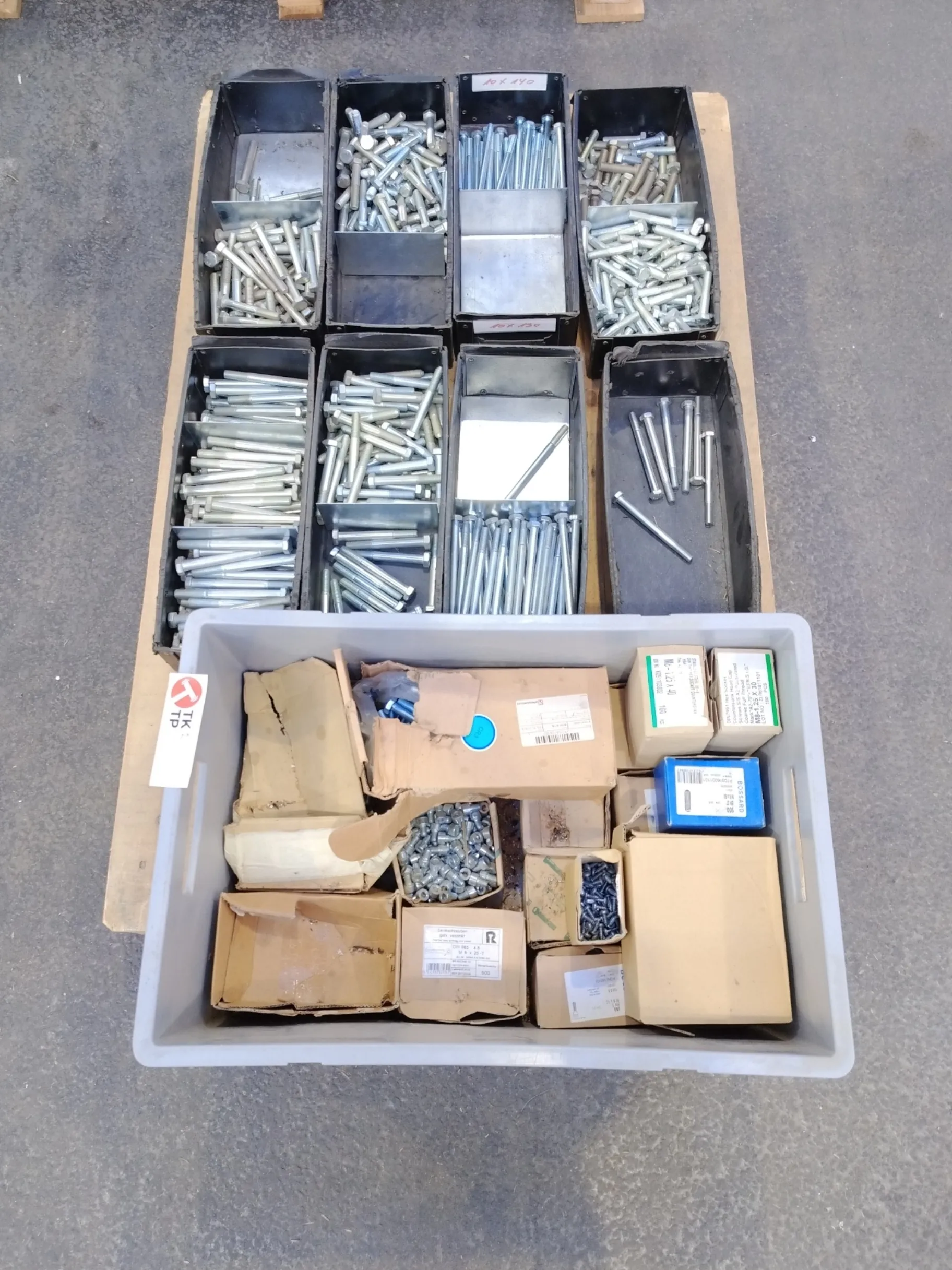 Diverse bolte og skruer