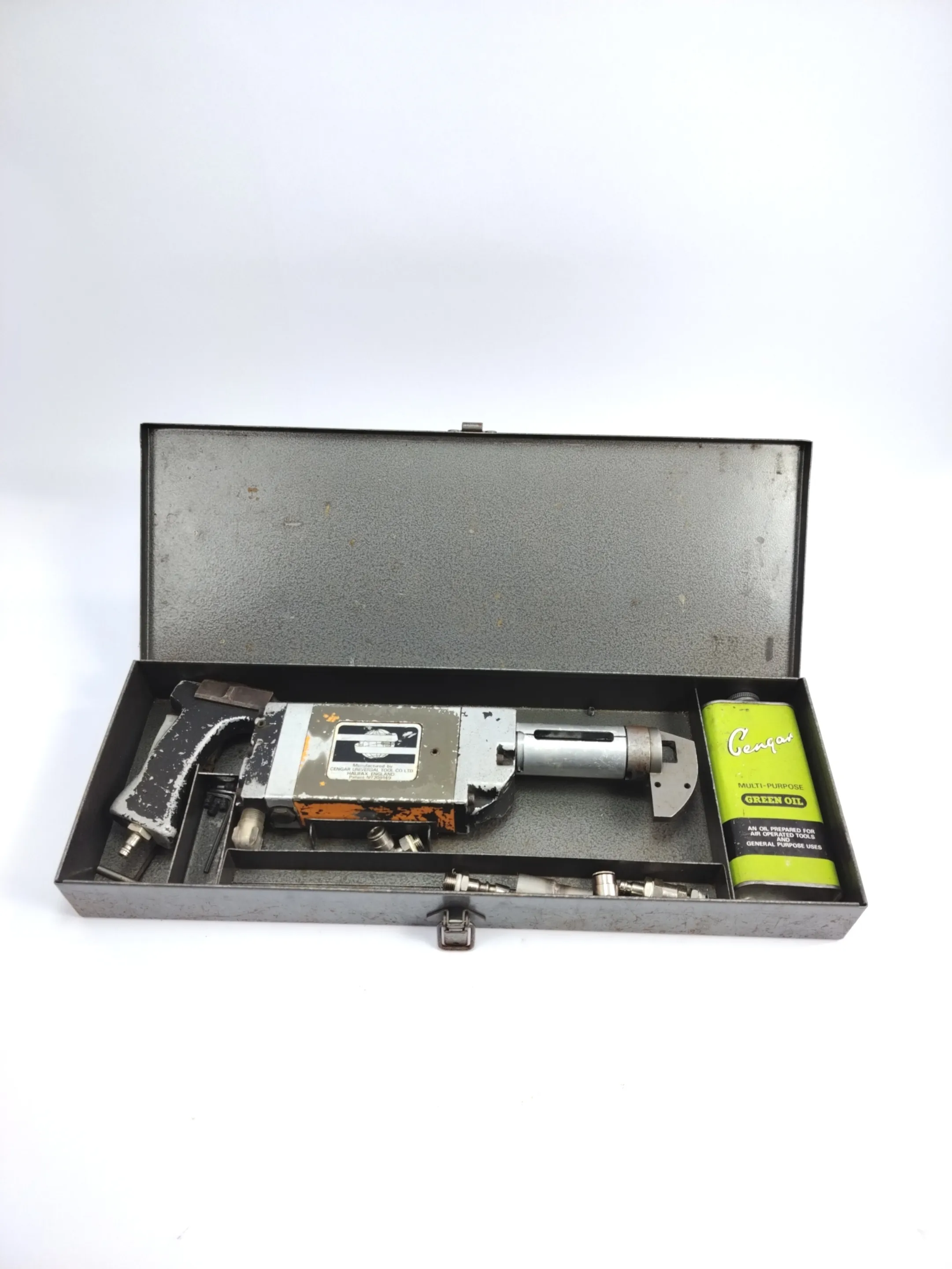 Pneumatisk stiksav i kuffert