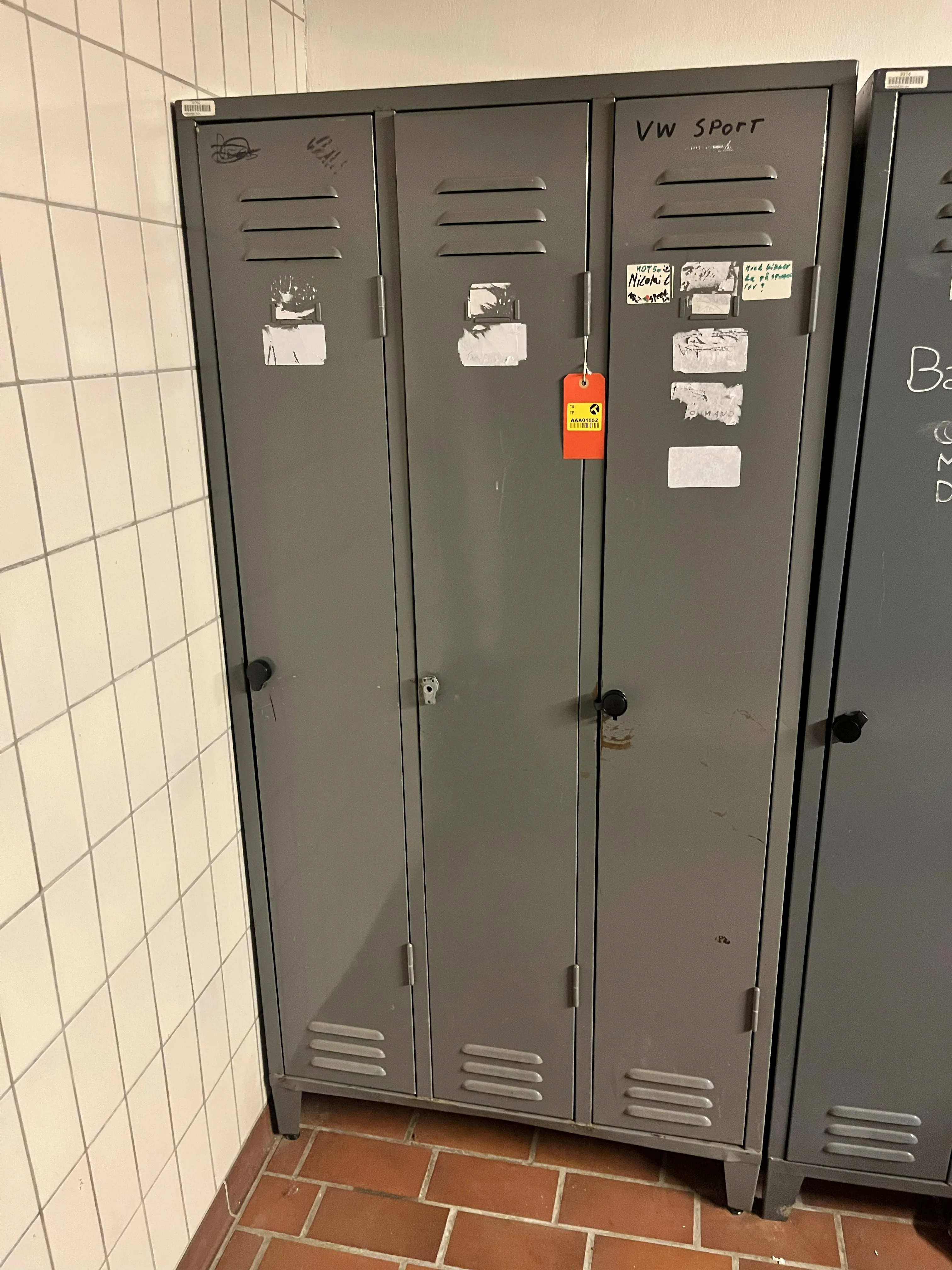 Metalskabe til omklædning - 3 fløje