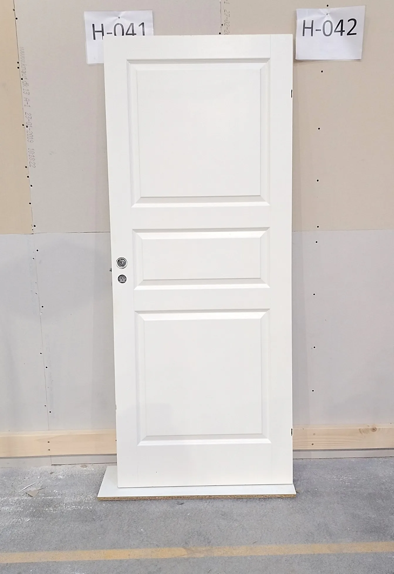 Hvid dør med klassisk design