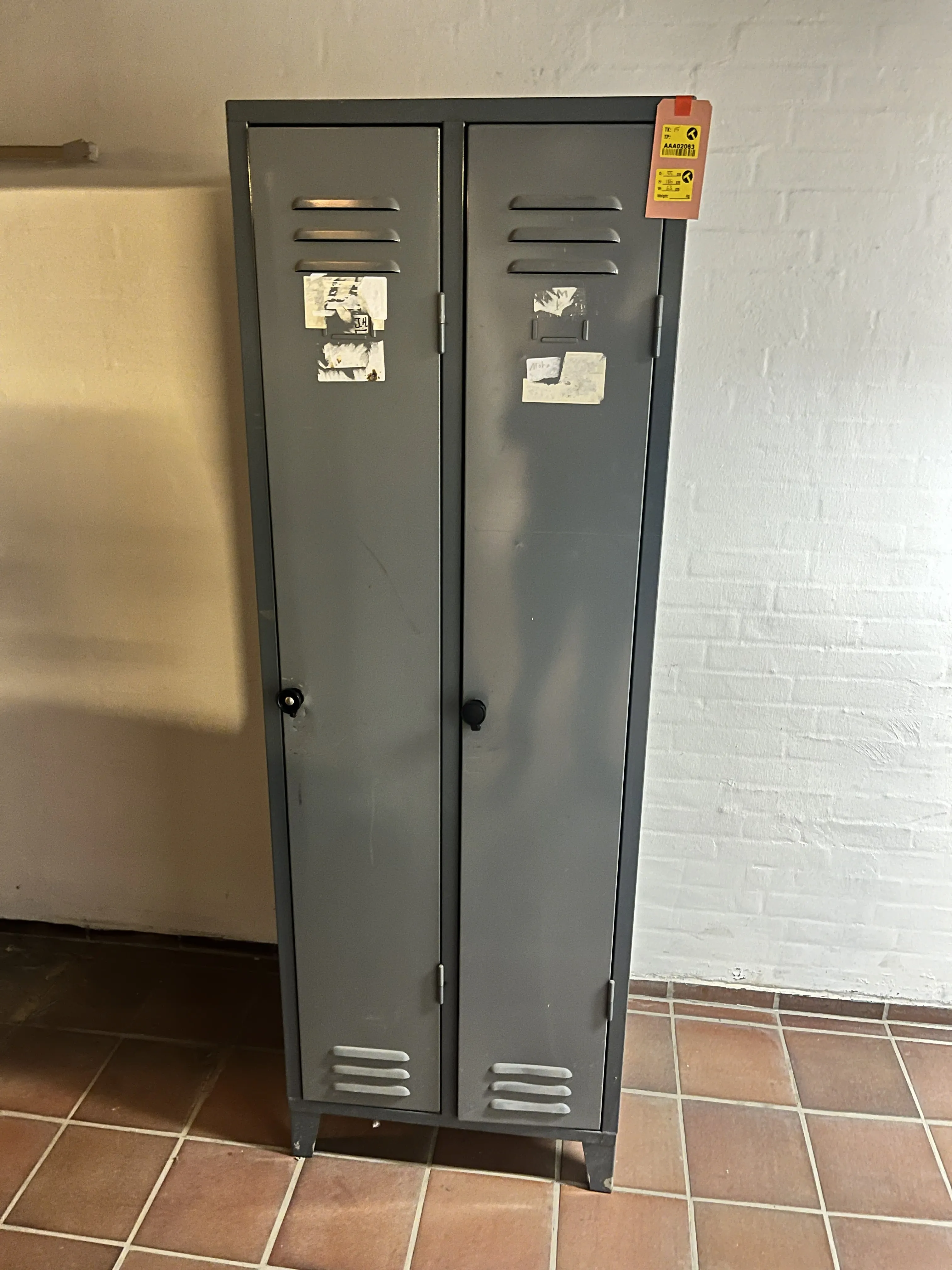 Metalskabe til omklædning - 2 fløje