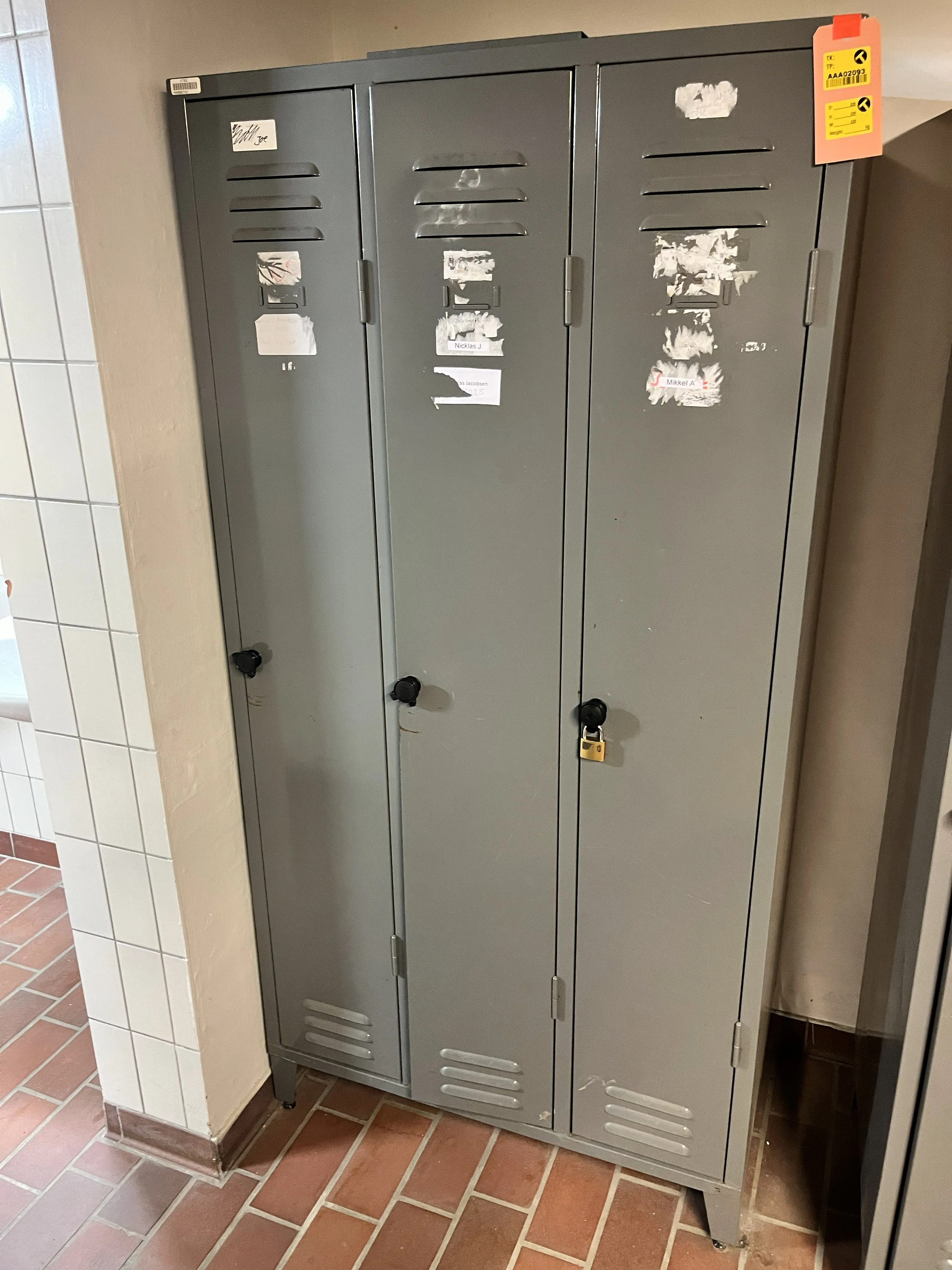 Metalskabe til omklædning - 3 fløje