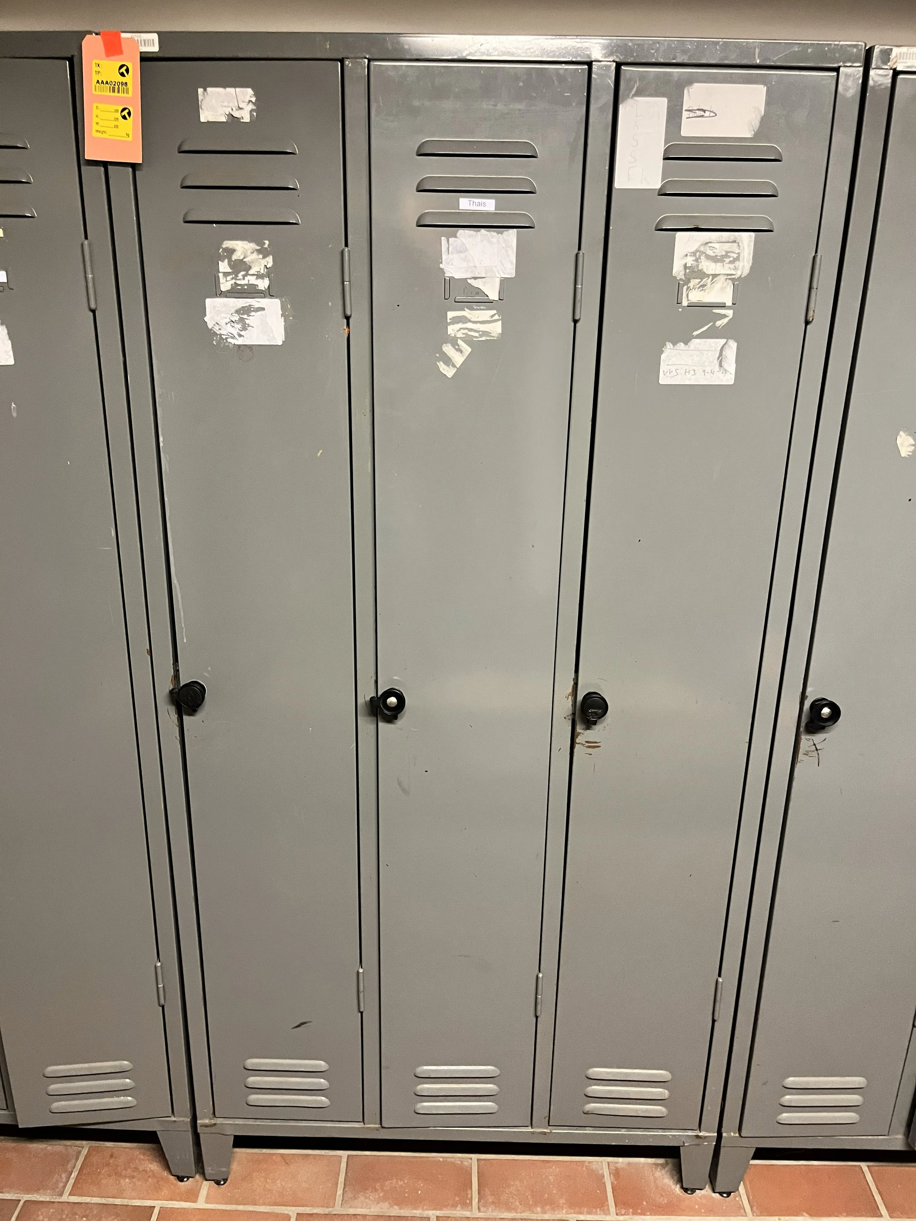 Metalskabe til omklædning - 3 fløje