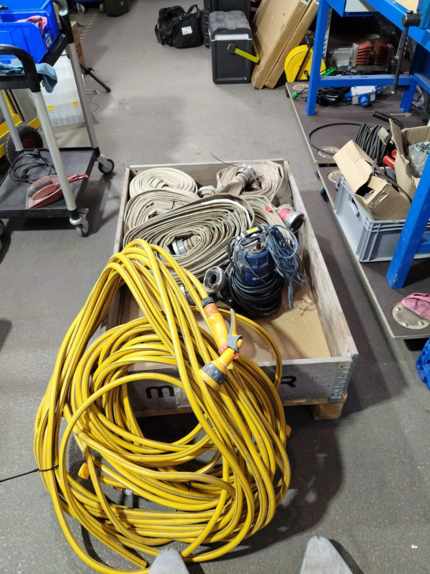 Palle m. slanger, kabler & pumpe