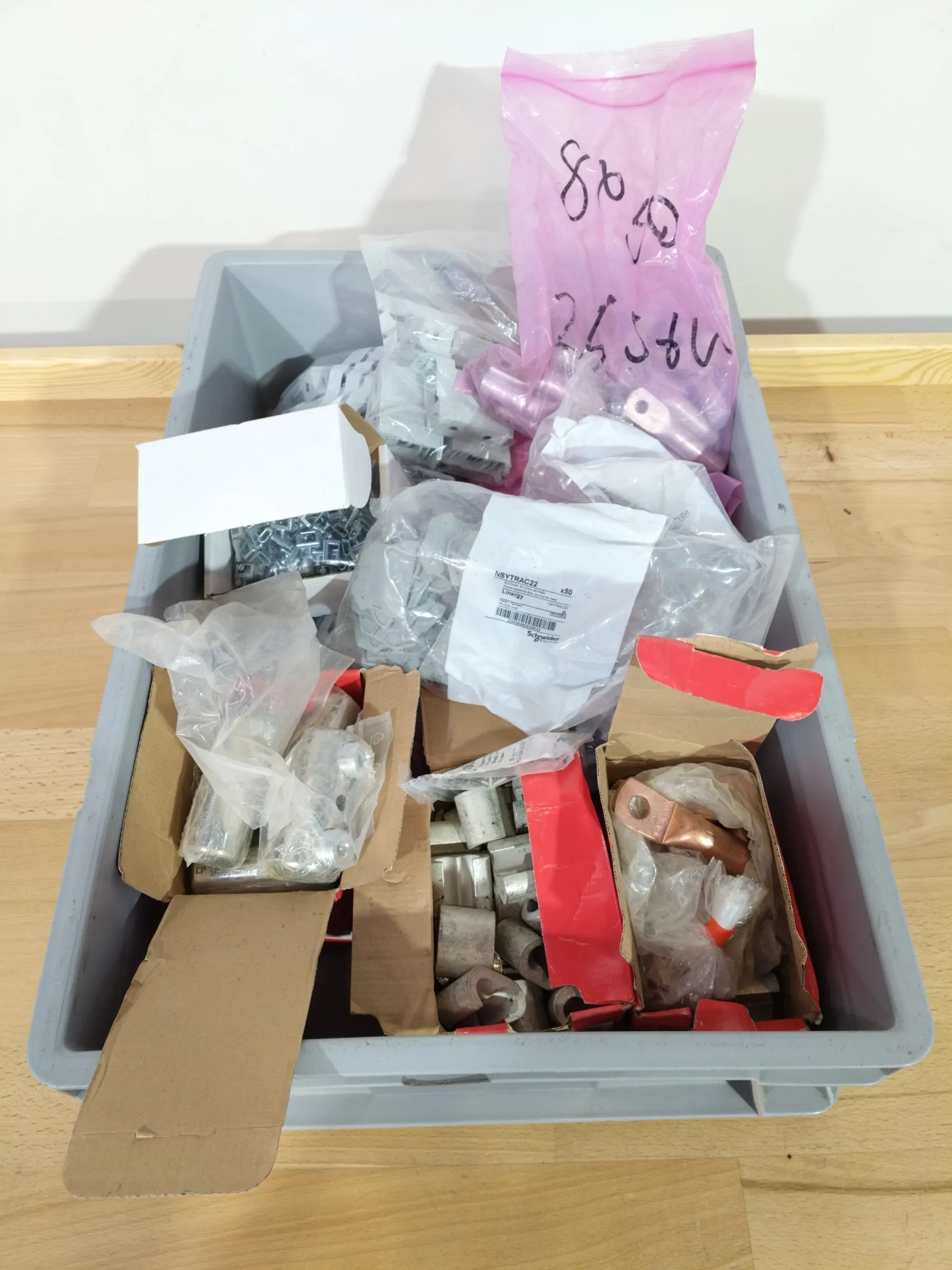 Diverse kabelsko & montagekomponenter