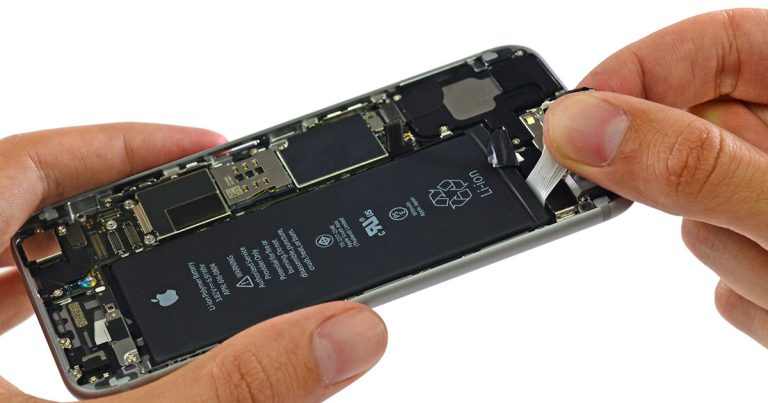 Read more about the article 苹果就降低iPhone性能的做法采取对应措施，调低更换电池的费用