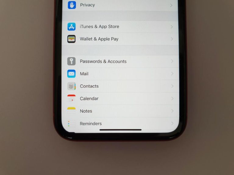 iPhone XR下巴部分