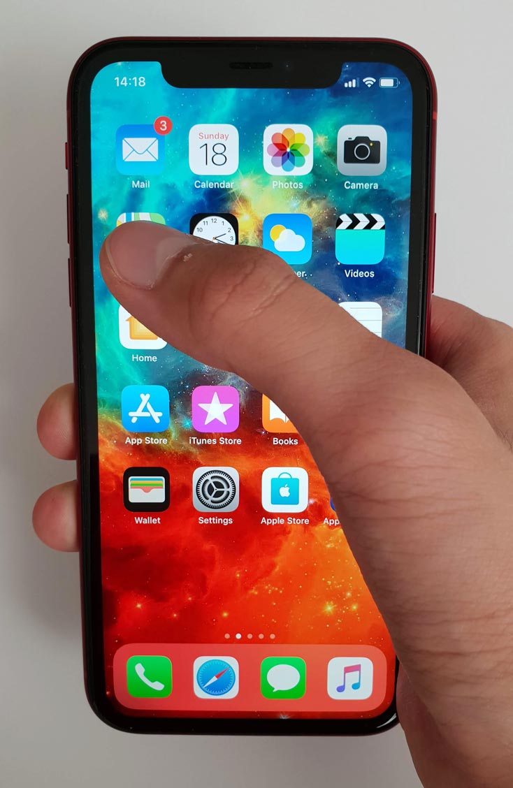 iPhone XR单手握持