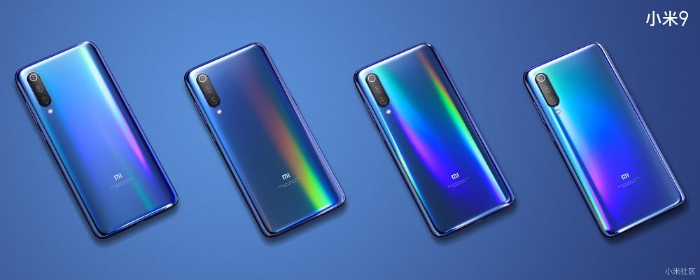 小米9“全息幻彩蓝”和“全息幻彩紫”是采用“纳米全息纹”结合“双层纳米镀技术”，让手机在不同的光线角度下产生不同的光芒。