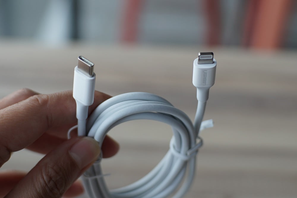 UGREEN 18W Power Delivery 快充充电器 + USB-C to Lightning 数据线套装开箱及评测