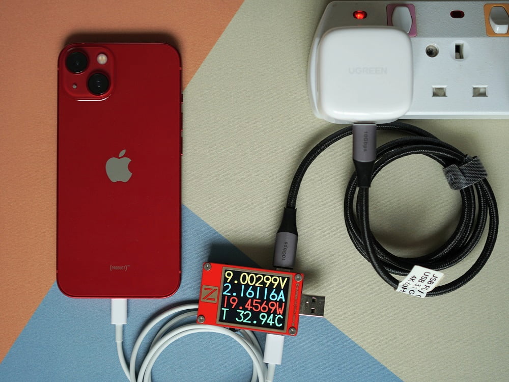 UGREEN 20W USB Power Delivery 充电器为 iPhone 13 充电功率