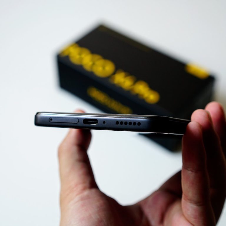 X4 Pro 5G 底部