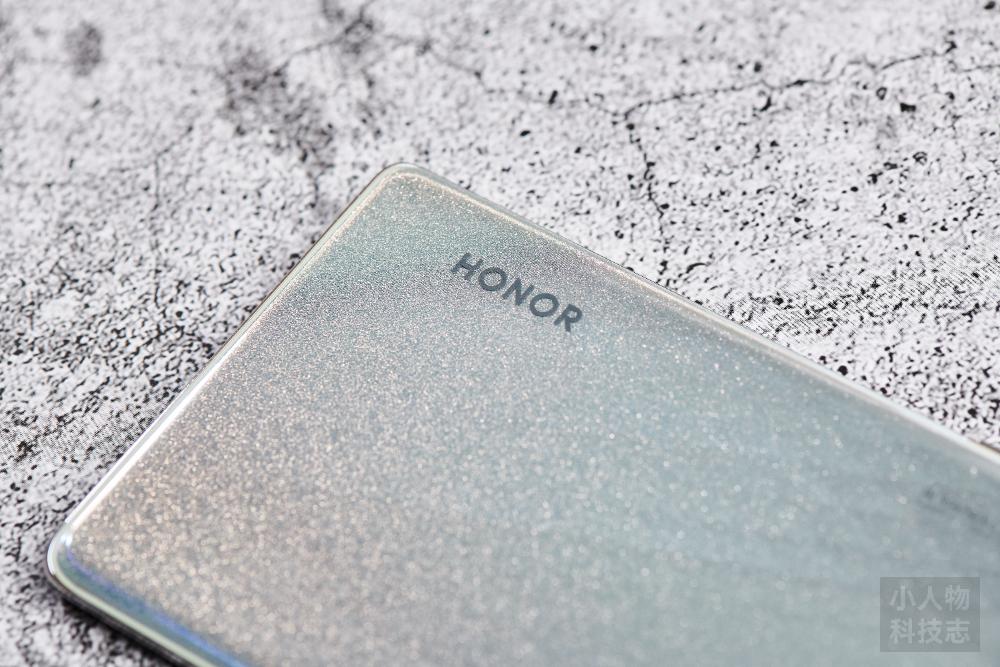 Honor 70 Crystal Silver