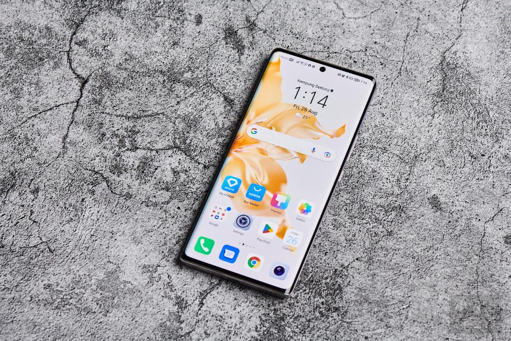 Honor 70 配有 6.67" OLED