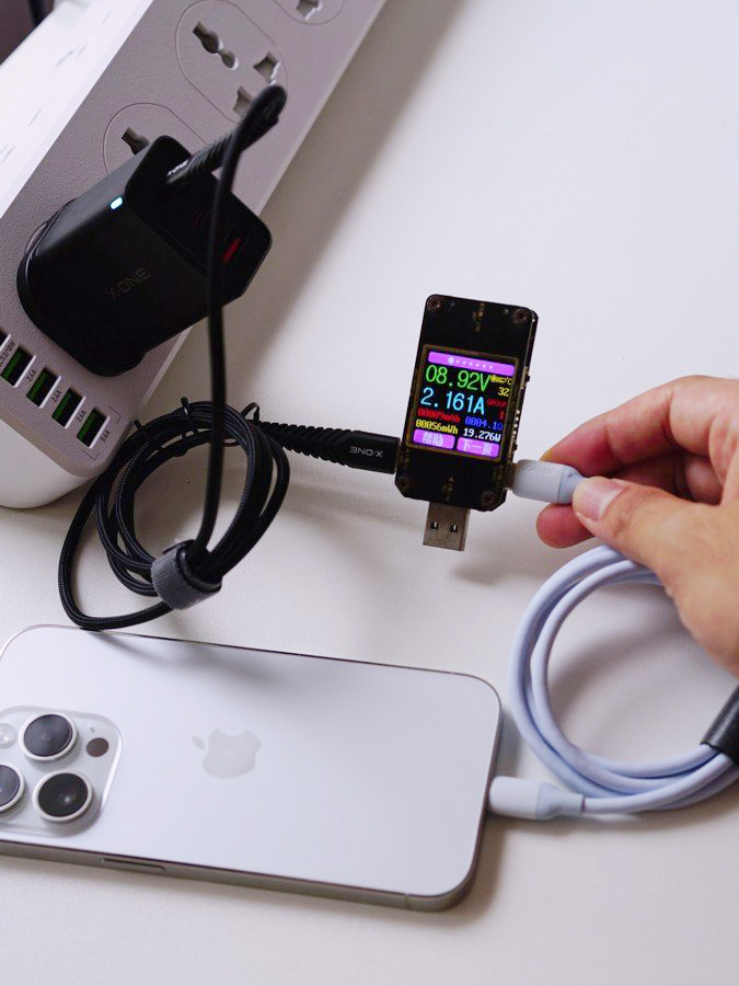 USB C1: ≈20W (iPhone 14 Pro)