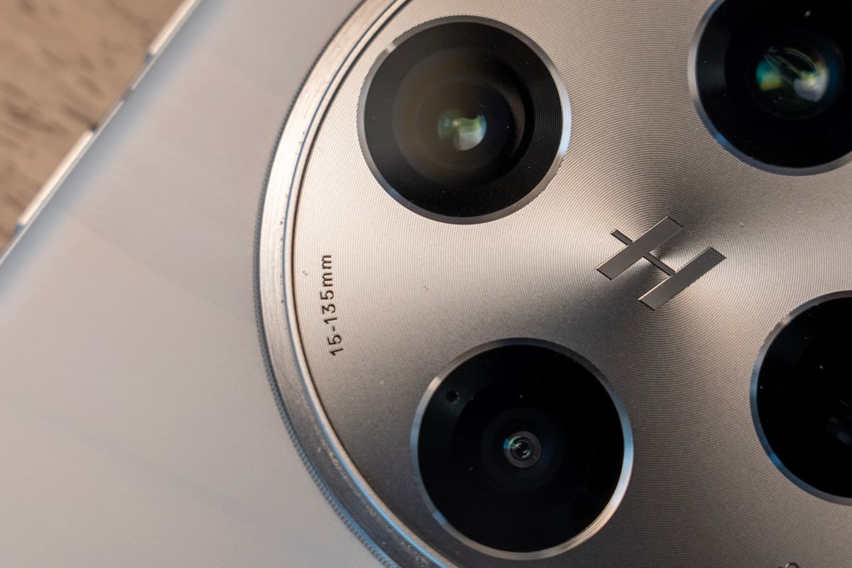 OPPO Find X8 Pro 镜头模组设计