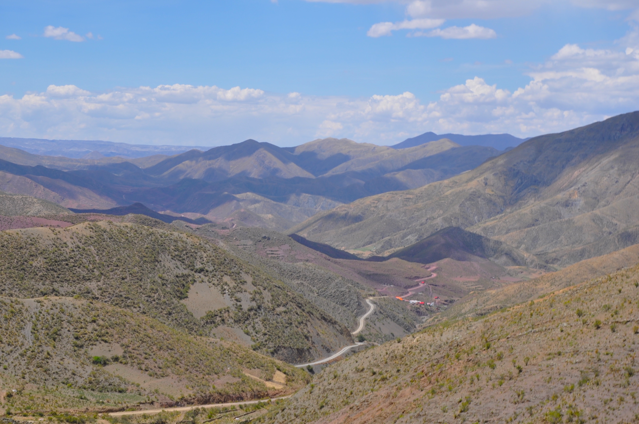 Vista panorámica de los alrededores de la Comunidad Chupi Chullpa, municipio de Uncía © Elmer Cuba