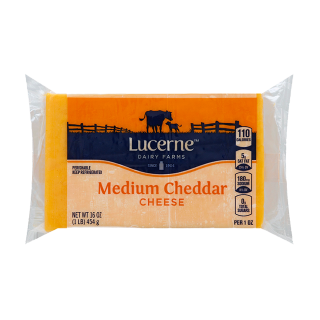 اشتري سيفوي Lucerne Medium Cheddar Cheese - 8Z في السعودية