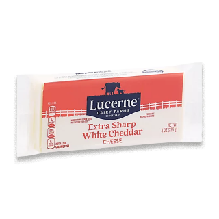 اشتري سيفوي Lucerne White Extra Sharp Cheddar Chunk - 8 أونص في السعودية