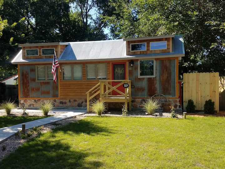 Rustic Retreat & Beach Bungalow