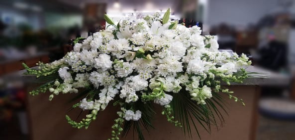 Image of the Casket Spray floral arrangement