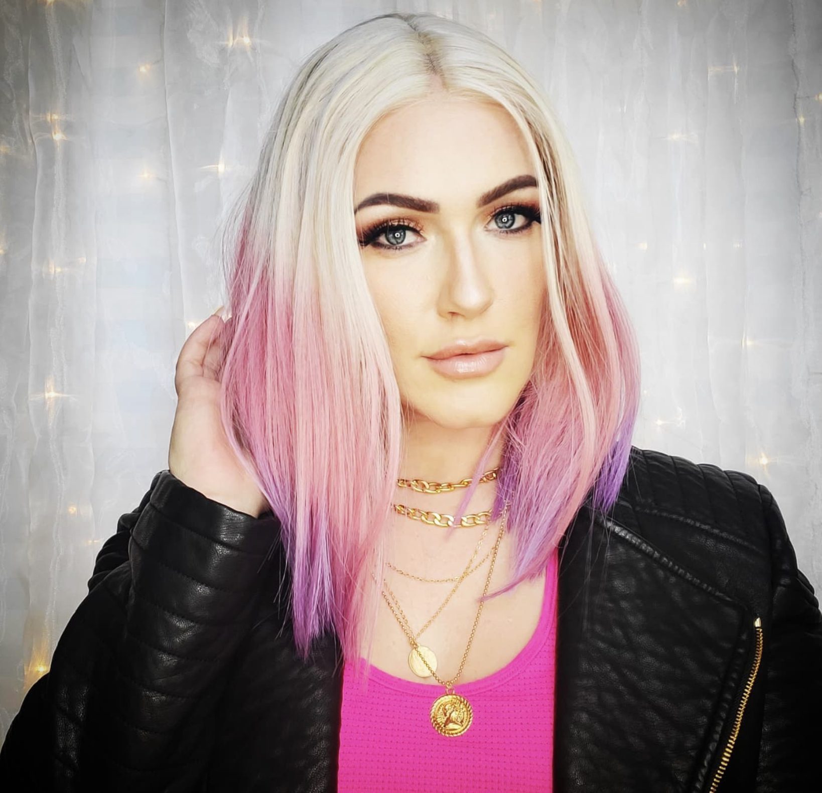 Amber Perkins - Fabricating Fringe Beauty & Hair Influencer