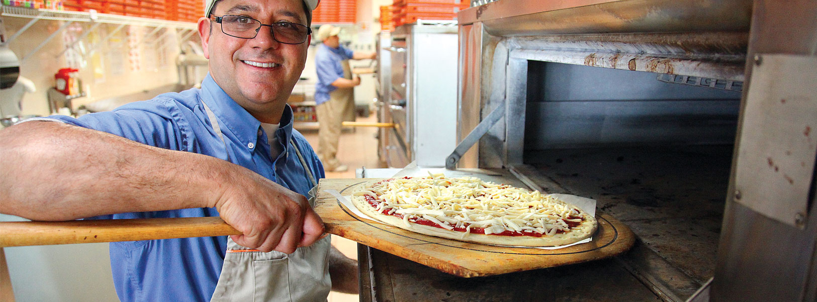 Cuisinier de pizzas dynamique recherché pour la Rive-Sud de Montréal, envoyez le CV à corp344@pizzapizza.ca