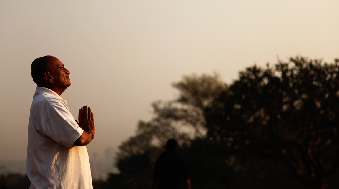 The Spiritual Meaning Of Namaskar – Bow to the Baghawan in You