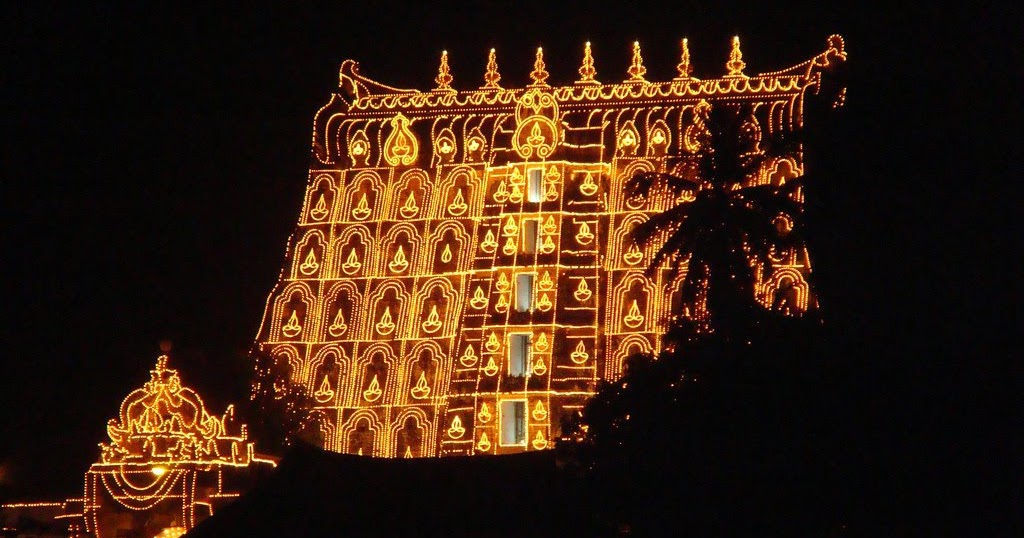 Day Out Kerala: Lakshadeepam Festival