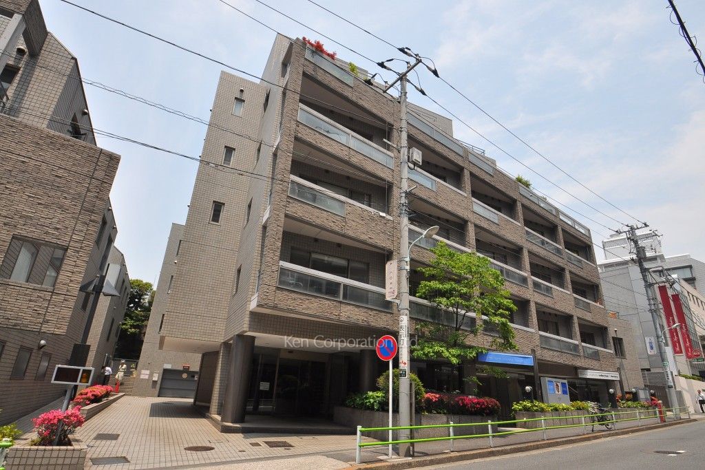 Ｈ＆Ｍ南青山　ＥＡＳＴ