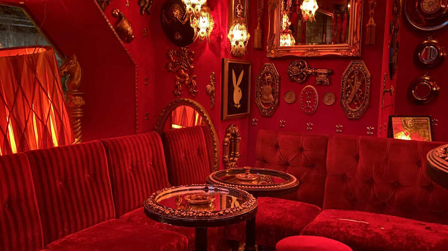 Red Bar Vinyl DJ