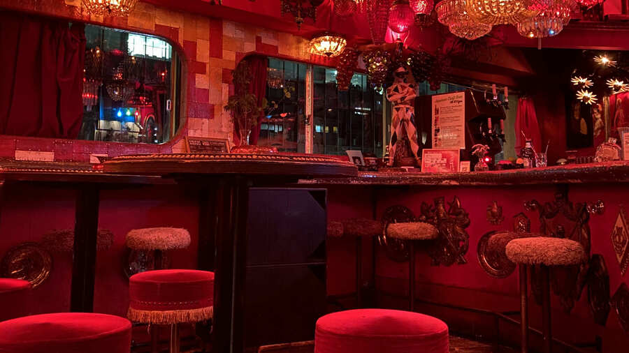 Red Bar Vinyl DJ