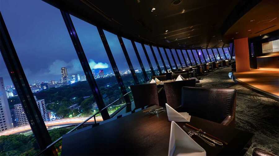 Buffet Dining in the Sky